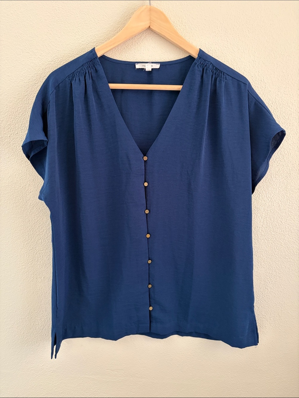 Maurice’s v-neck navy short sleeve blouse with buttons | size medium